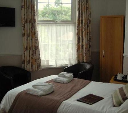 Lampeter Hotel Bournemouth Room photo