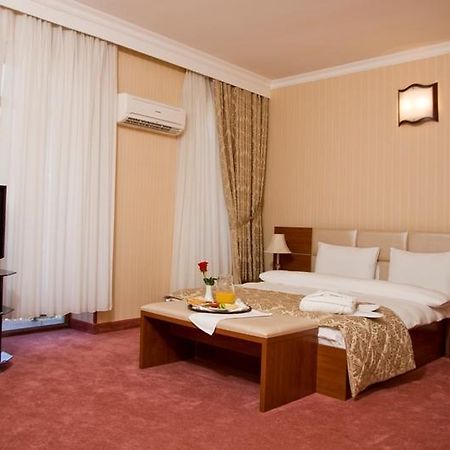 City Palace Hotel Baku Room photo