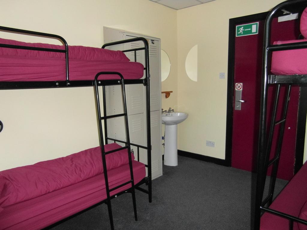 Belfast International Youth Hostel Room photo