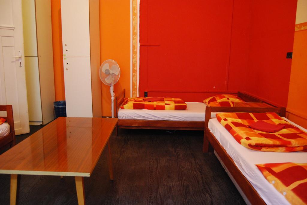 Boomerang Hostel Budapest Room photo