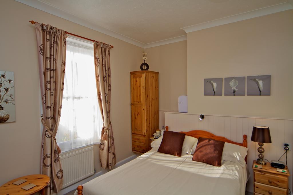 Cornubia Guest House Weymouth Room photo