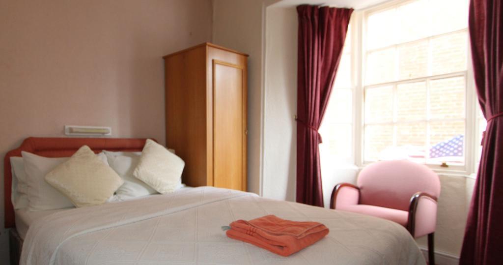 Bourneville Hotel Weymouth Room photo