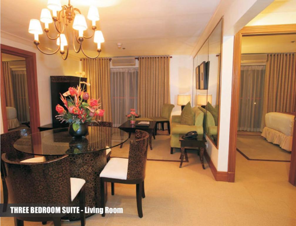 Crown Regency Suites Mactan Lapu-Lapu City Exterior photo