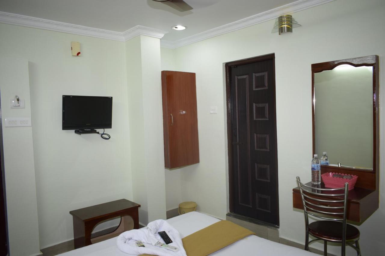 Golden Sun Inn Hotel Pondicherry Exterior photo