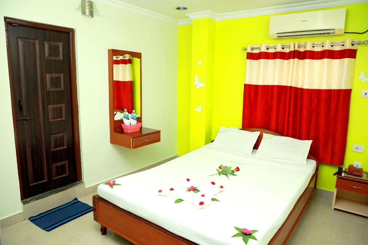Golden Sun Inn Hotel Pondicherry Exterior photo