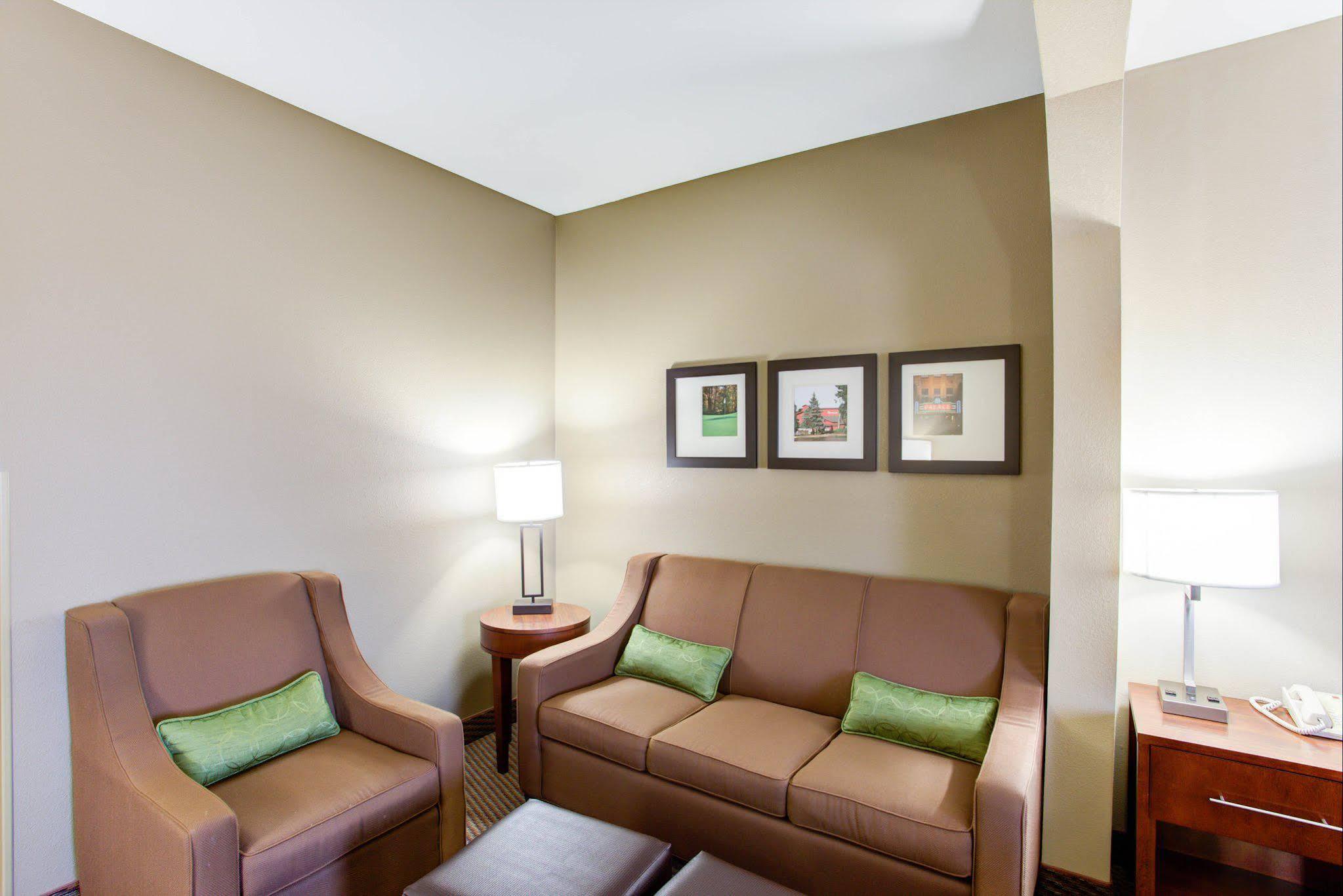 Comfort Suites Crossville Exterior photo