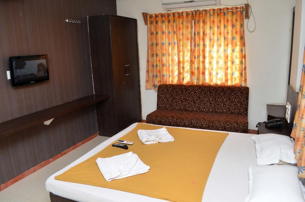 Hotel Sai Kamal Shirdi Room photo