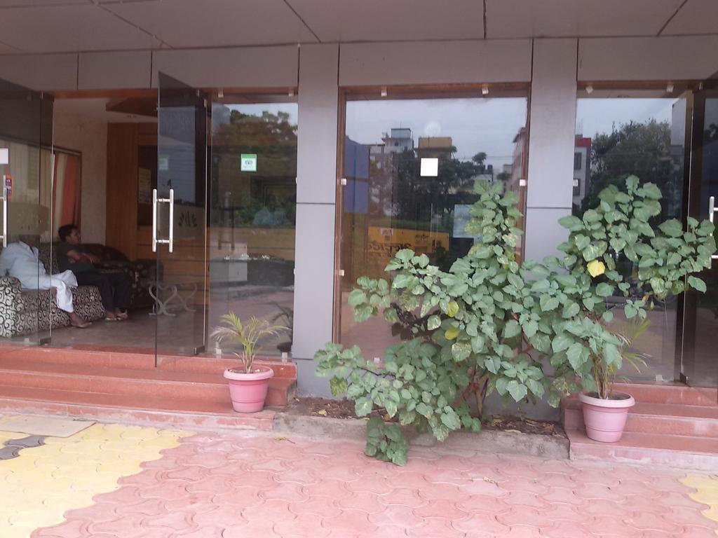 Hotel Sai Kamal Shirdi Exterior photo
