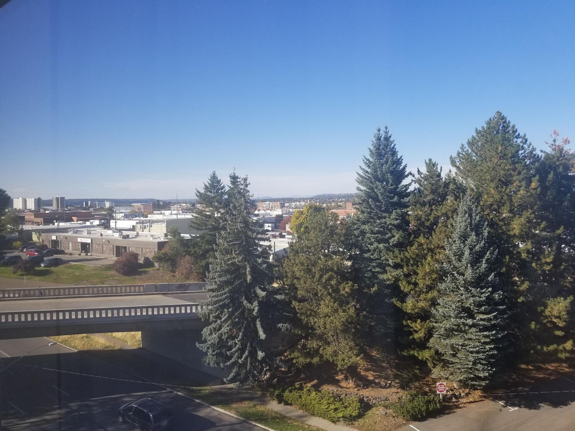 Ramada By Wyndham Downtown Spokane Exterior photo