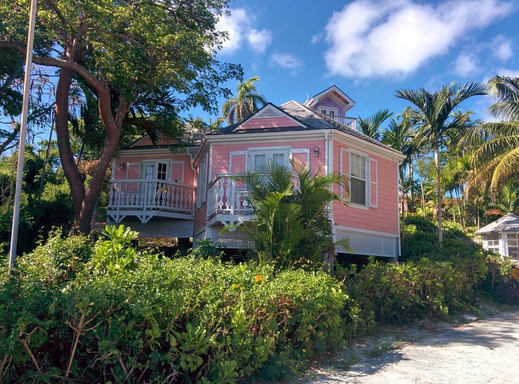Orange Hill Beach Inn Nassau Exterior photo