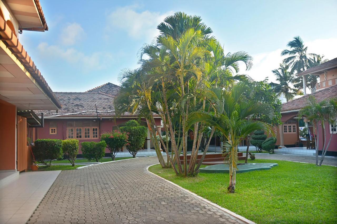 Paradise Holiday Village Negombo Exterior photo