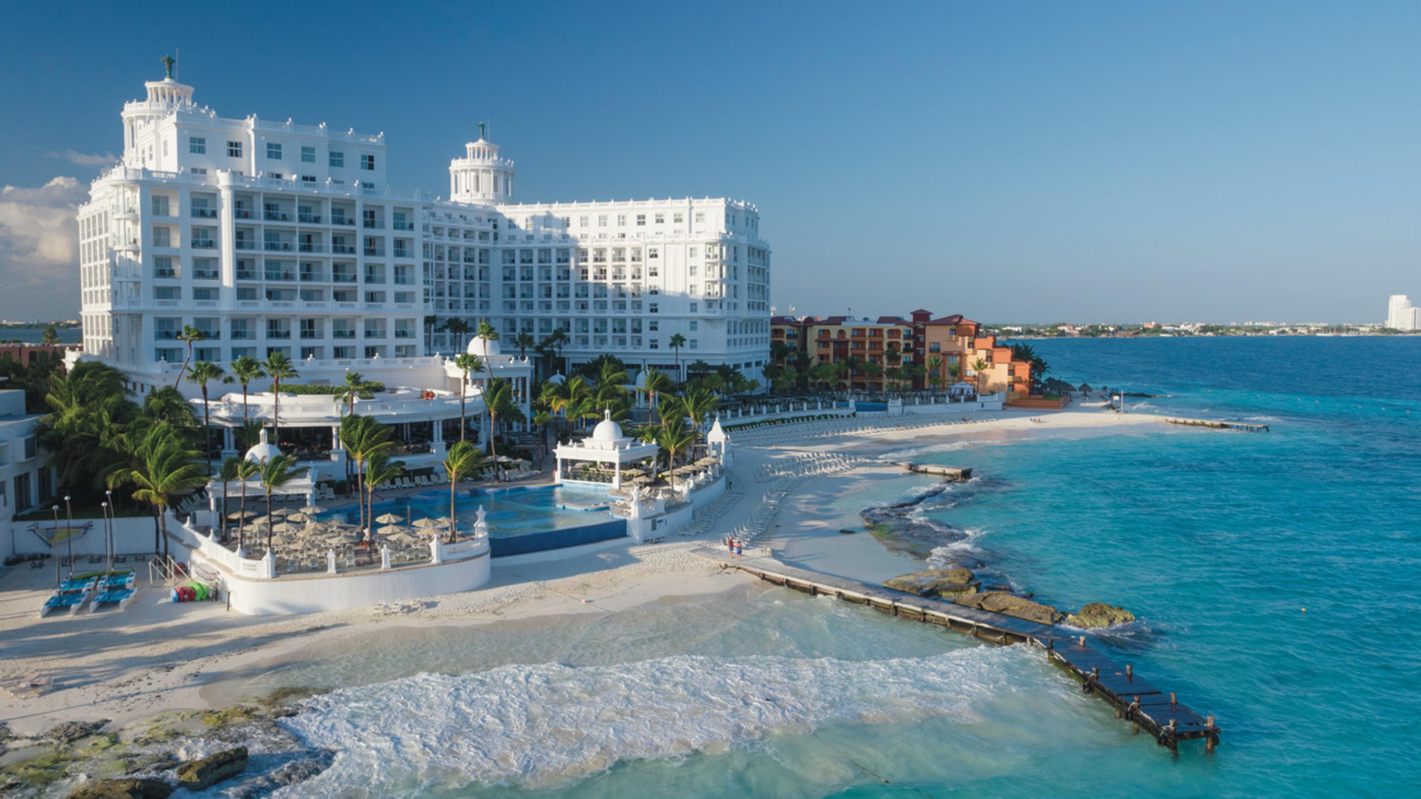 Hotel Riu Palace Las Americas (Adults Only) Cancun Exterior photo