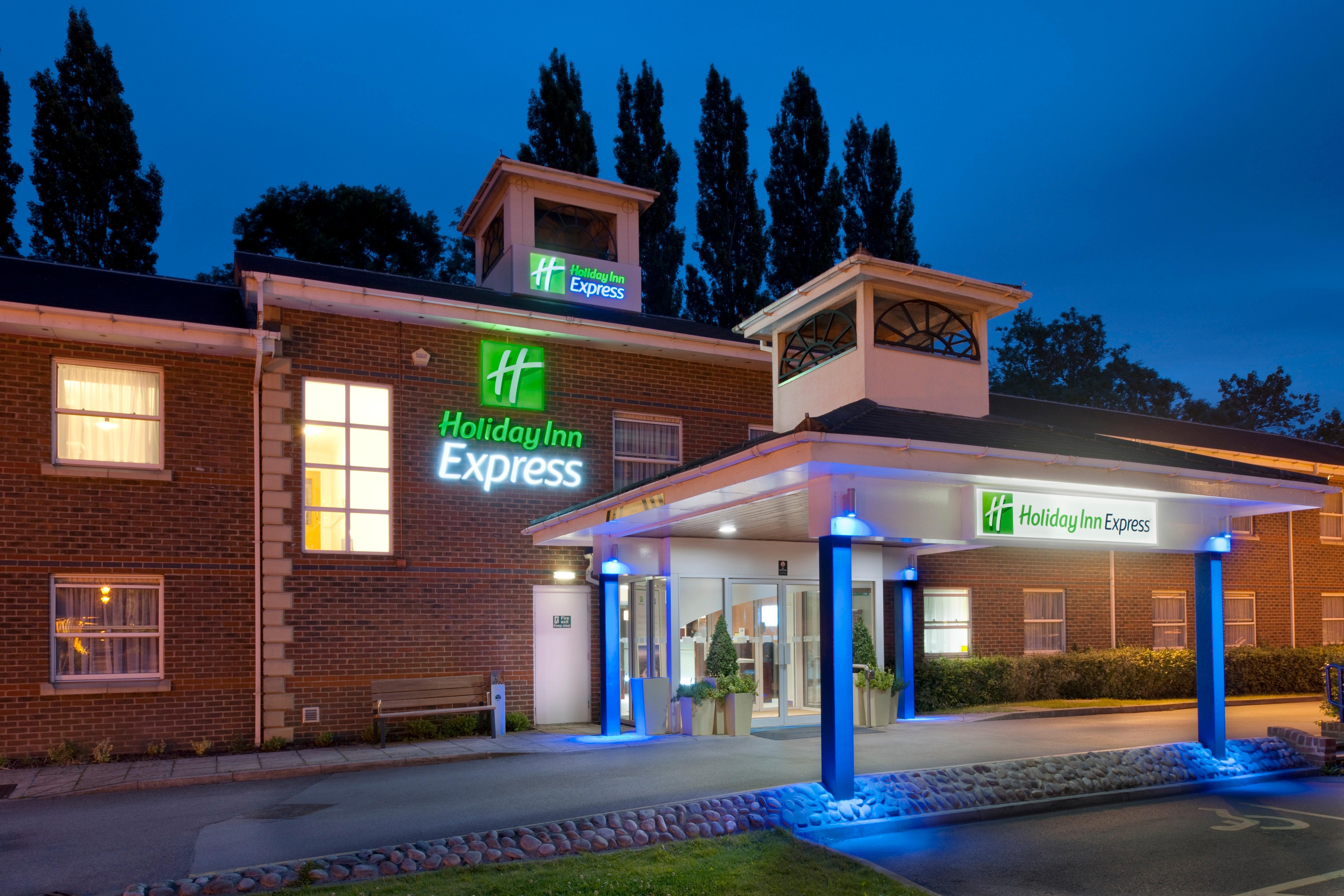Holiday Inn Express Leeds-East, An Ihg Hotel Leeds  Exterior photo