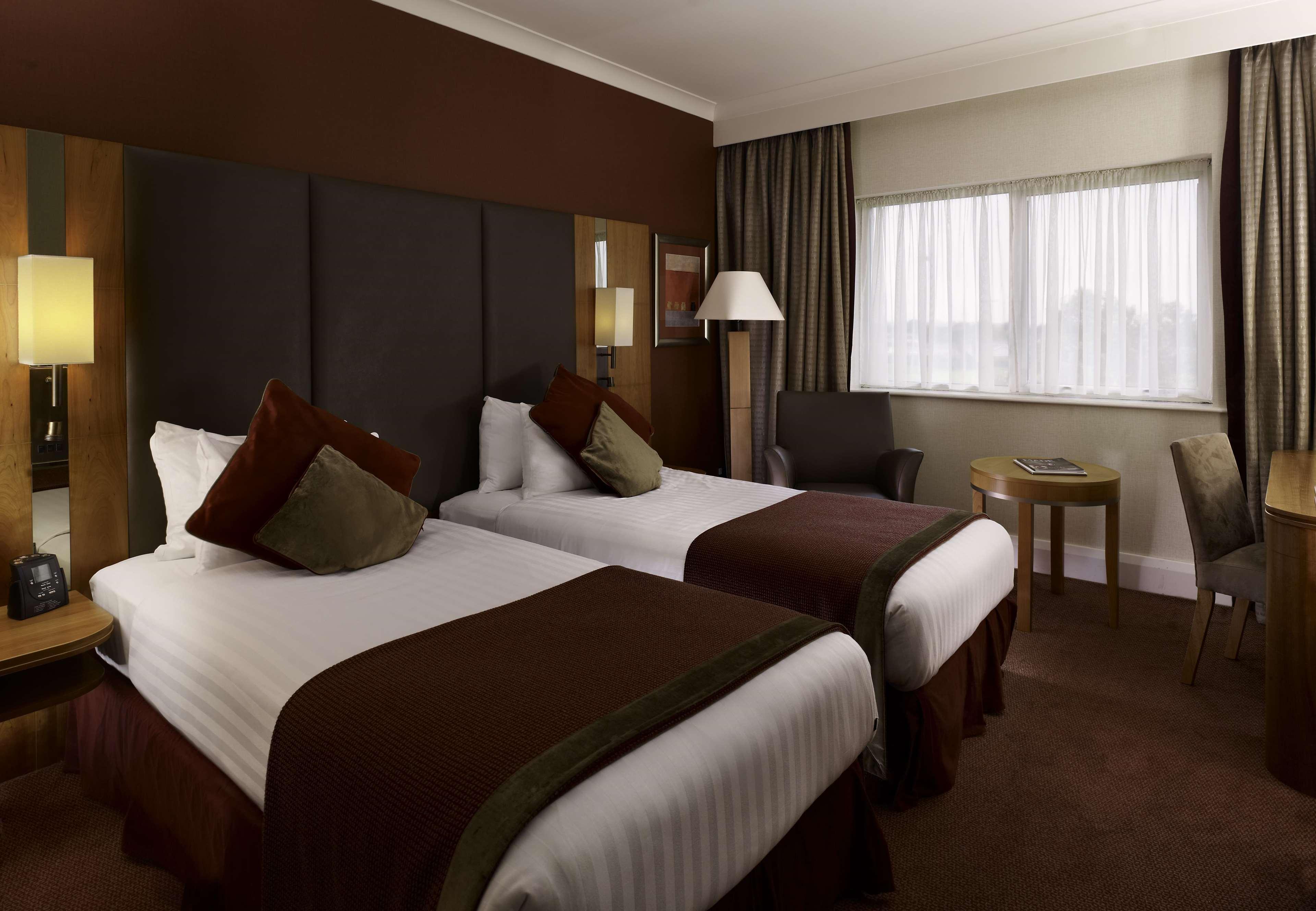 Doubletree By Hilton Sheffield Park Hotel Room photo