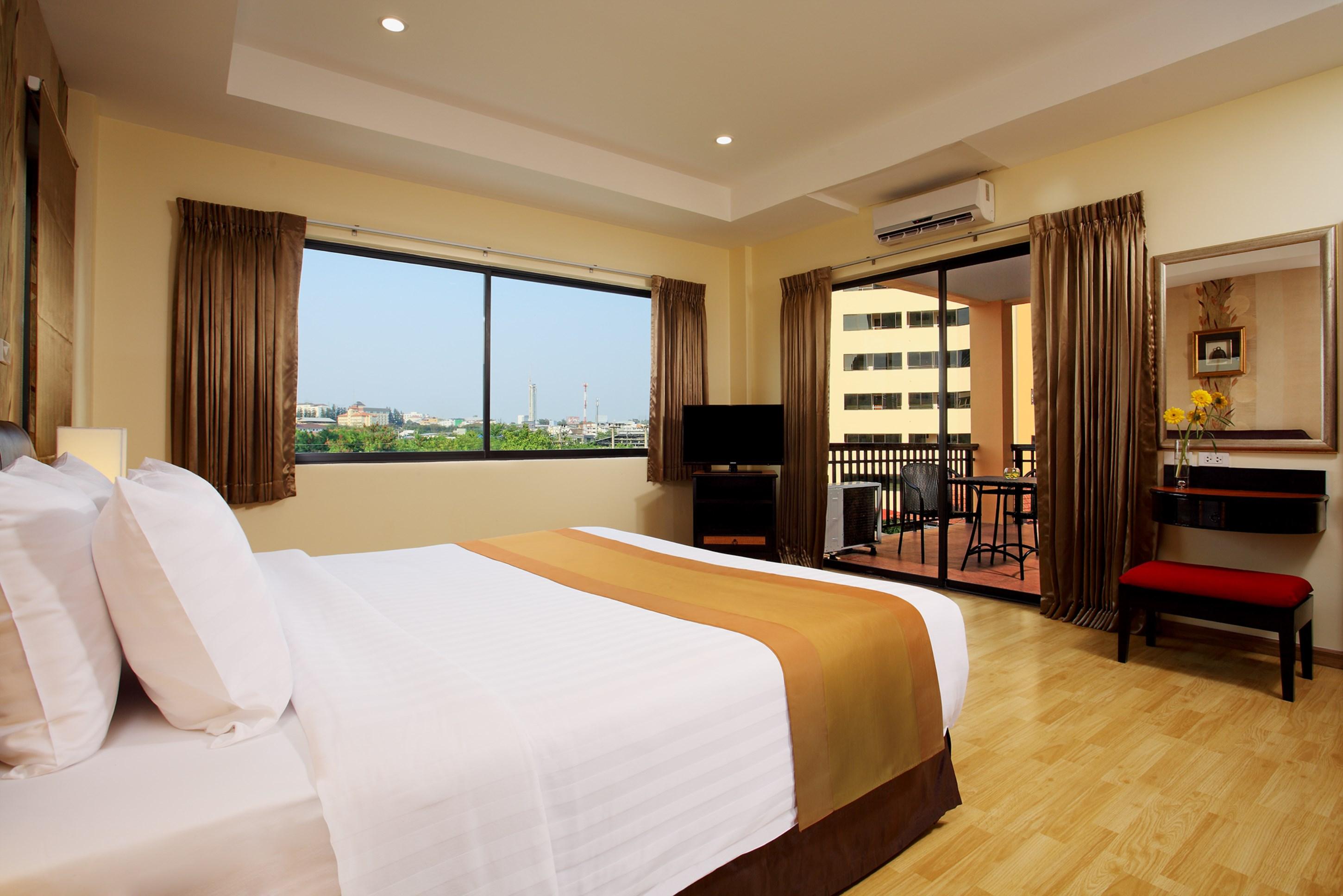 Nova Park Hotel By Compass Hospitality Pattaya Exterior photo
