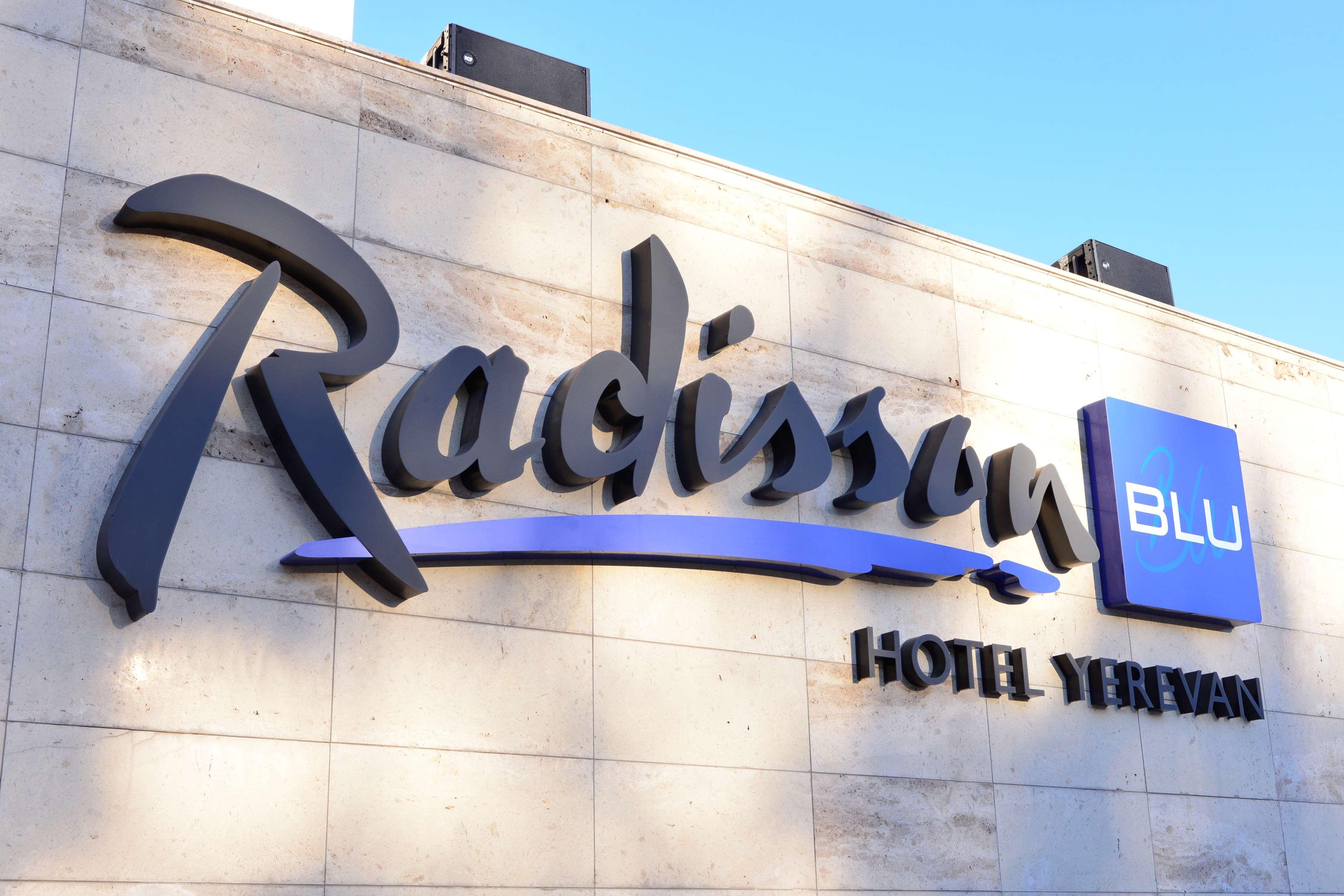 Radisson Blu Hotel Yerevan Exterior photo
