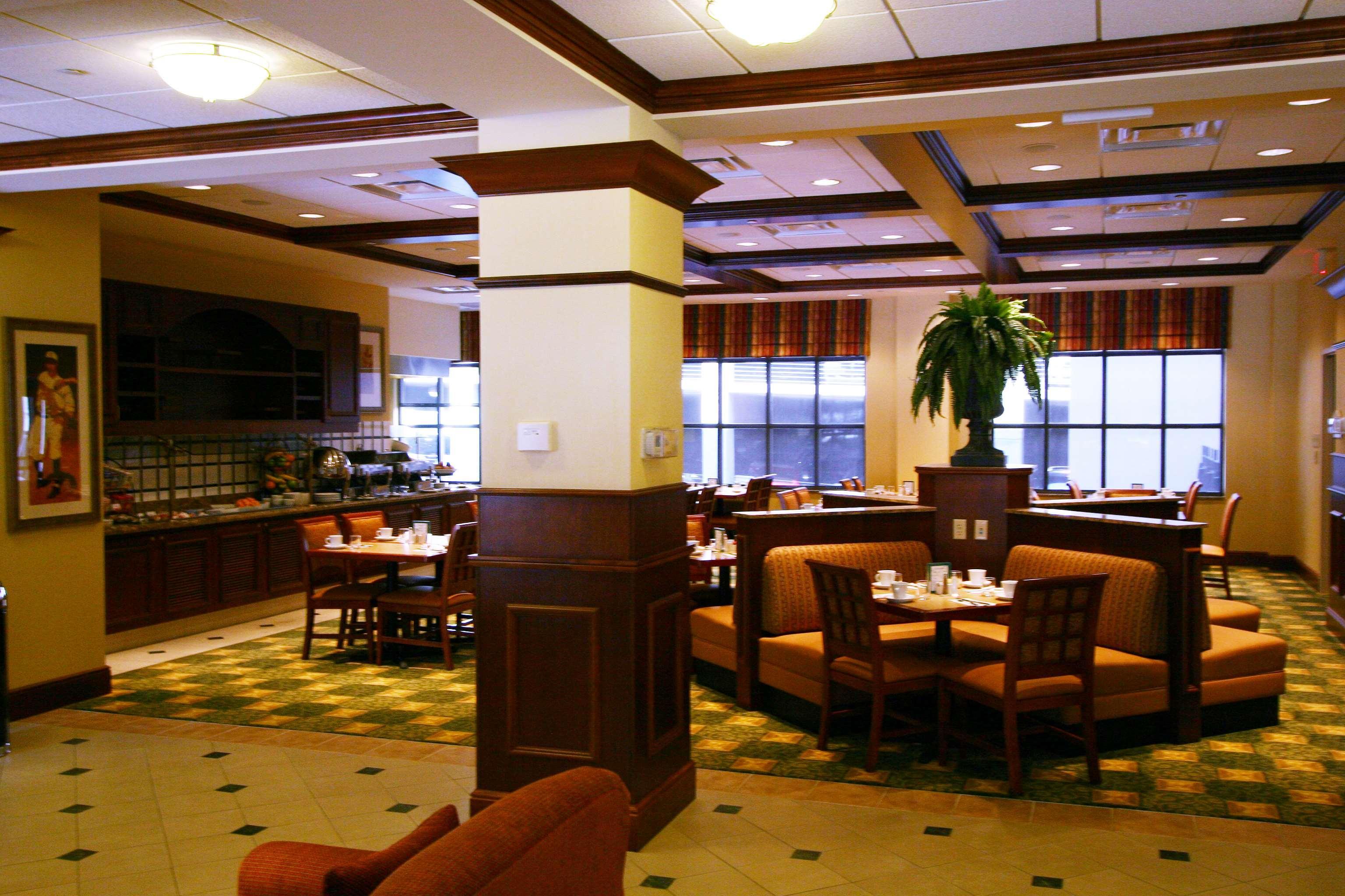 Hilton Garden Inn Bloomington Restaurant photo
