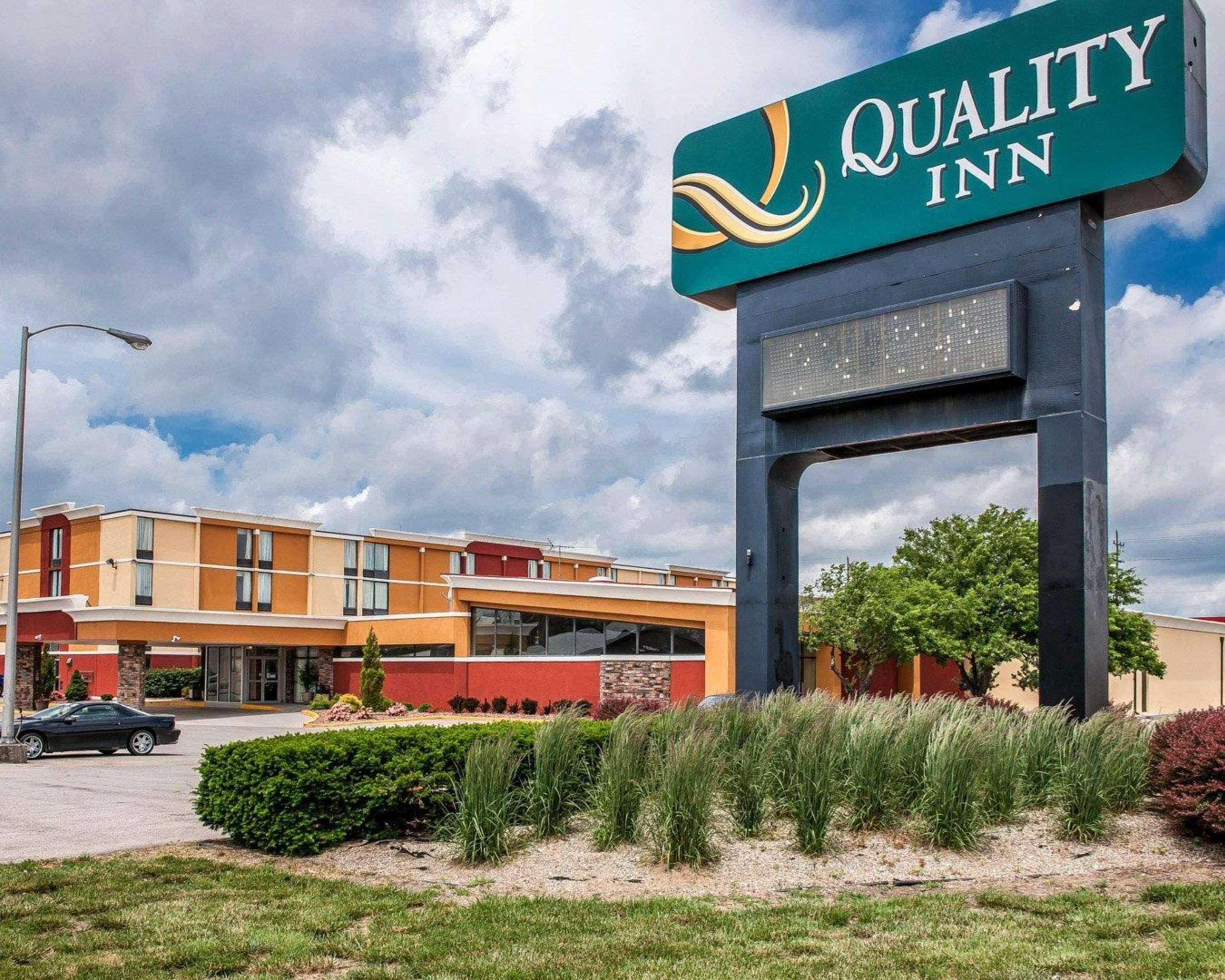 Quality Inn Terre Haute University Area Exterior photo