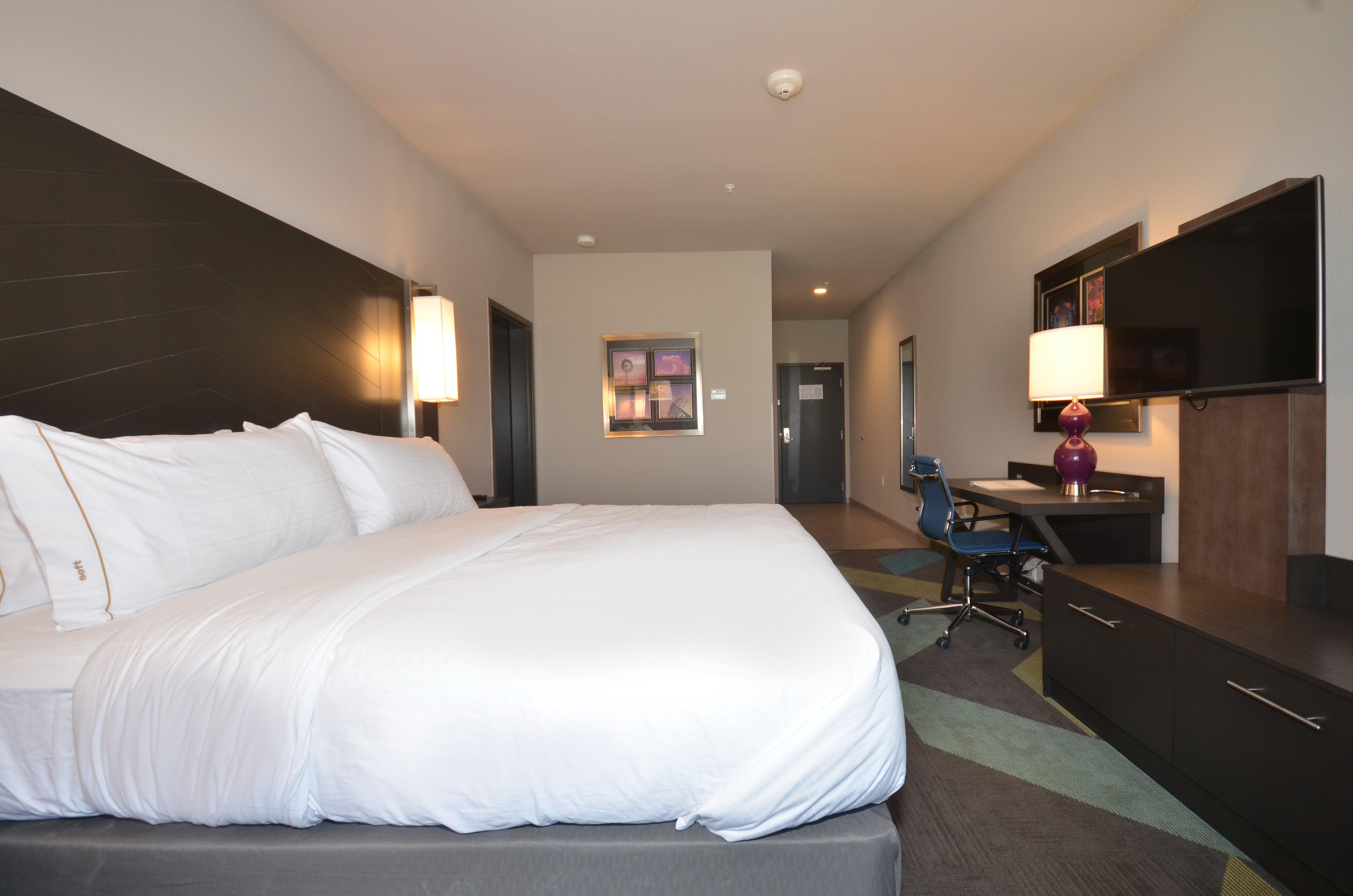 Holiday Inn Express & Suites Oklahoma City Mid - Arpt Area, An Ihg Hotel Exterior photo