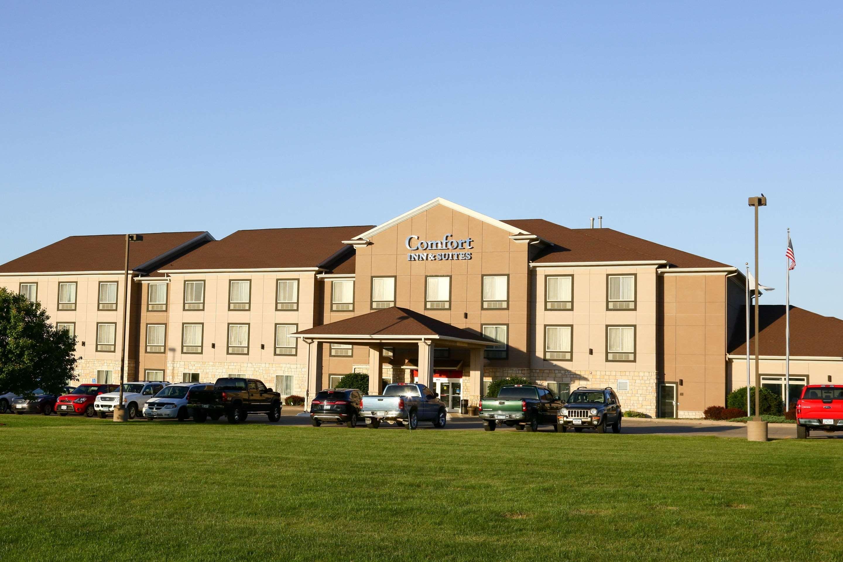 Comfort Inn & Suites Grinnell Near I-80 Exterior photo