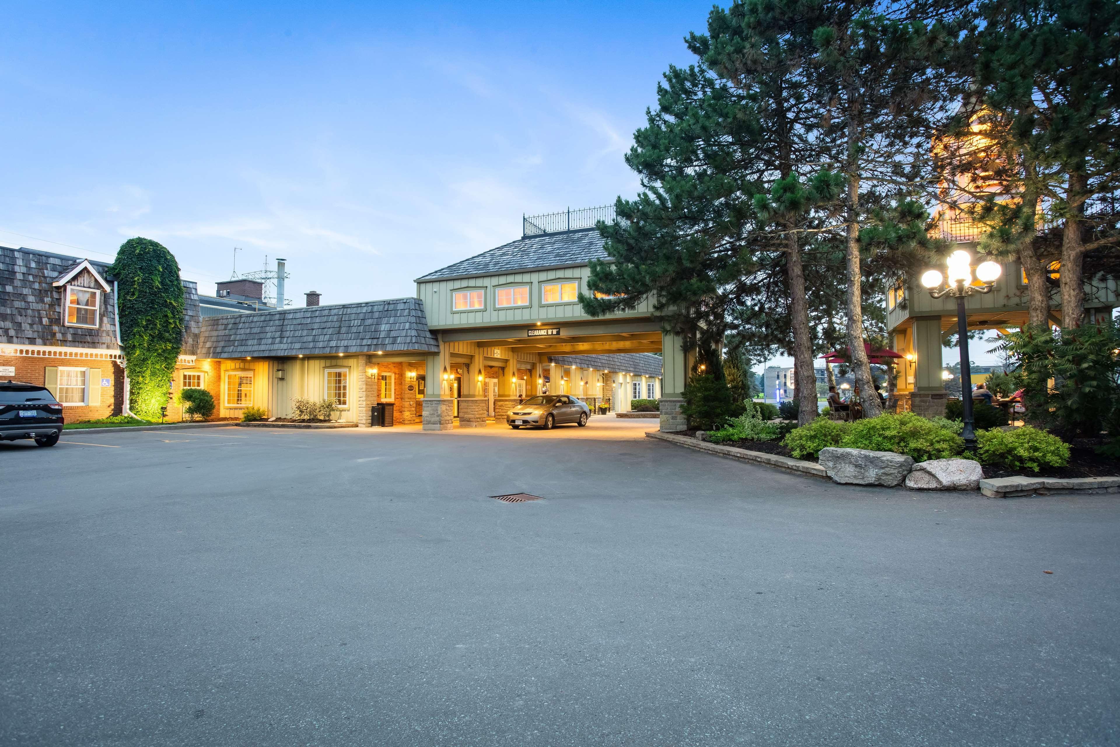Best Western Parkway Inn & Conference Centre Cornwall Exterior photo