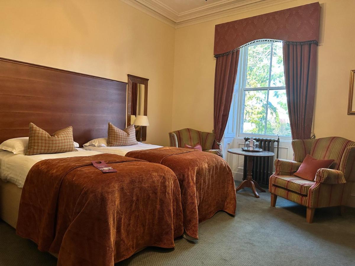 Macdonald Norwood Hall Hotel Aberdeen Room photo