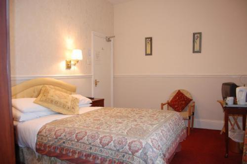 Eurobar & Hotel Oxford Room photo
