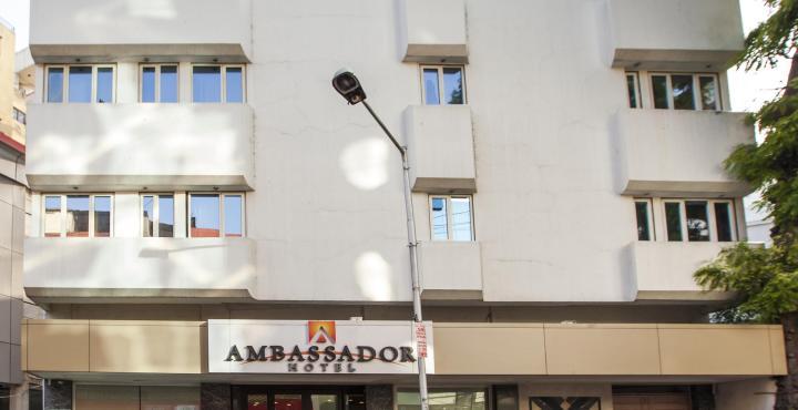 Treebo Trend Ambassador Hotel Ahmedabad Exterior photo