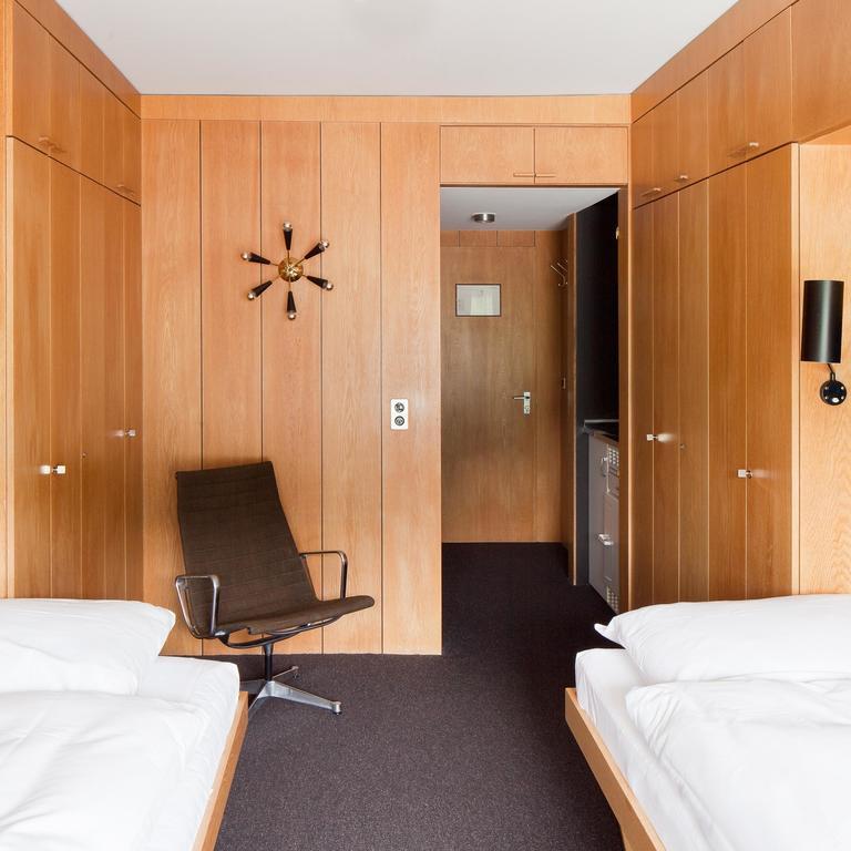 Schnider Bed&Breakfast Und Cafe Vals Room photo
