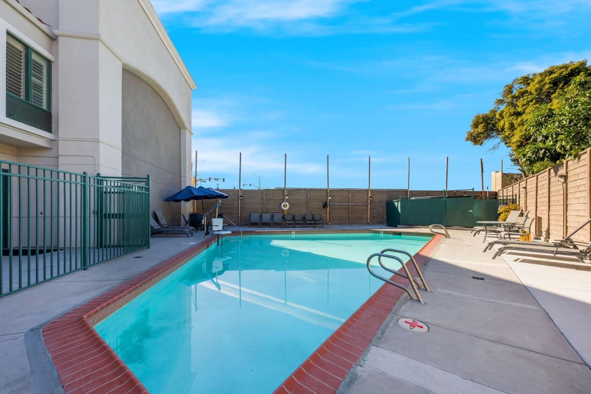 Best Western Lanai Garden Inn & Suites San Jose Exterior photo