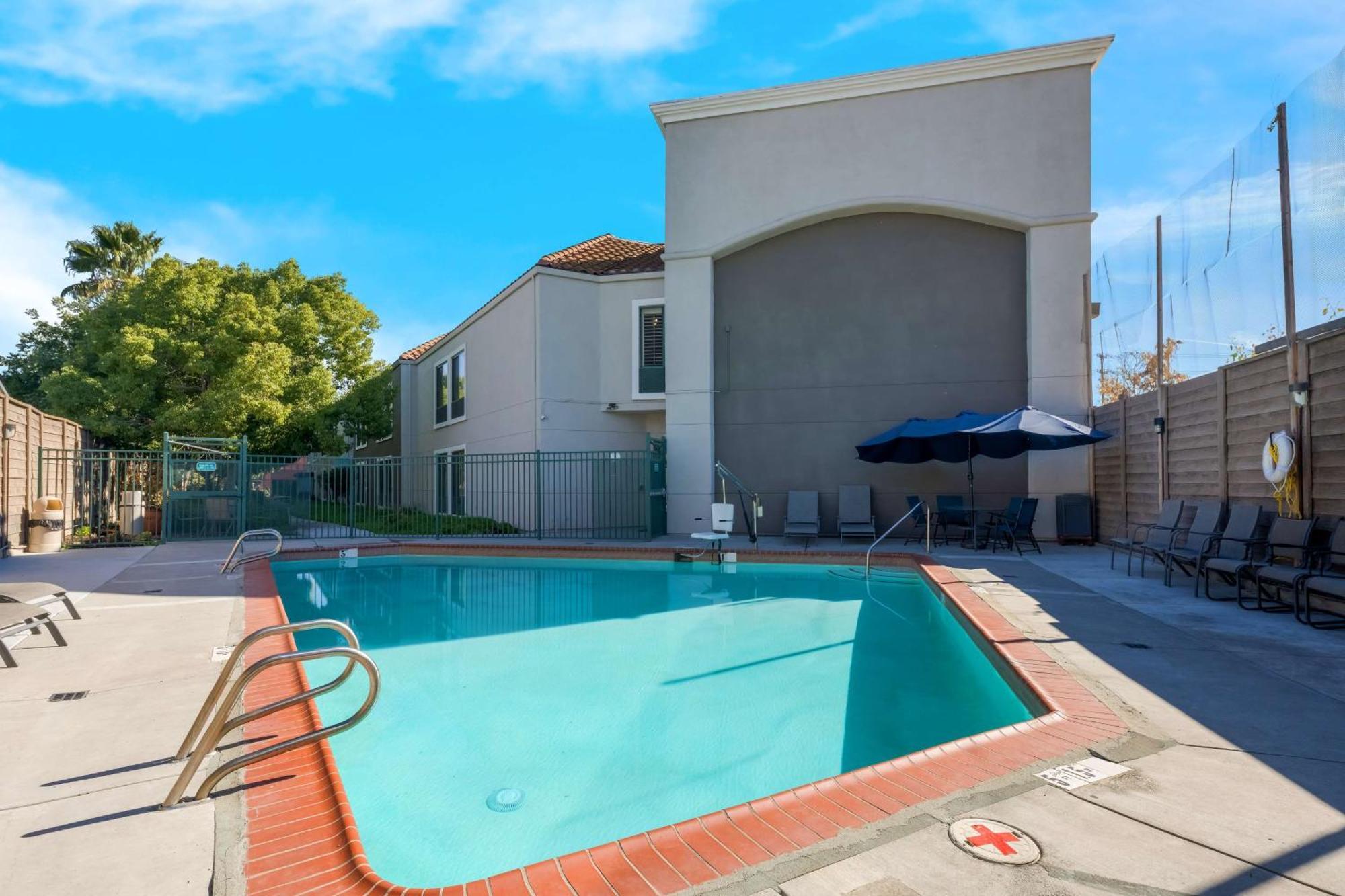 Best Western Lanai Garden Inn & Suites San Jose Exterior photo