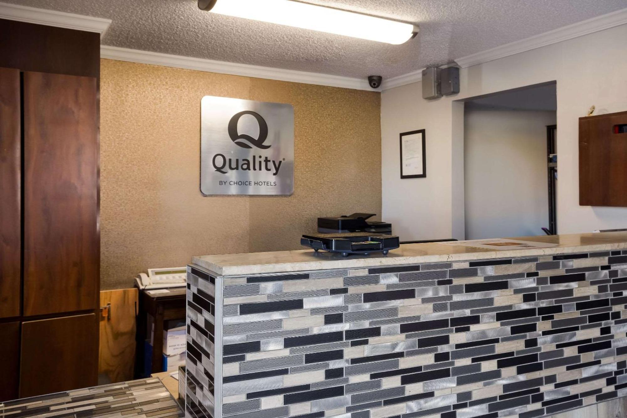 Quality Inn Hall Of Fame Canton Exterior photo