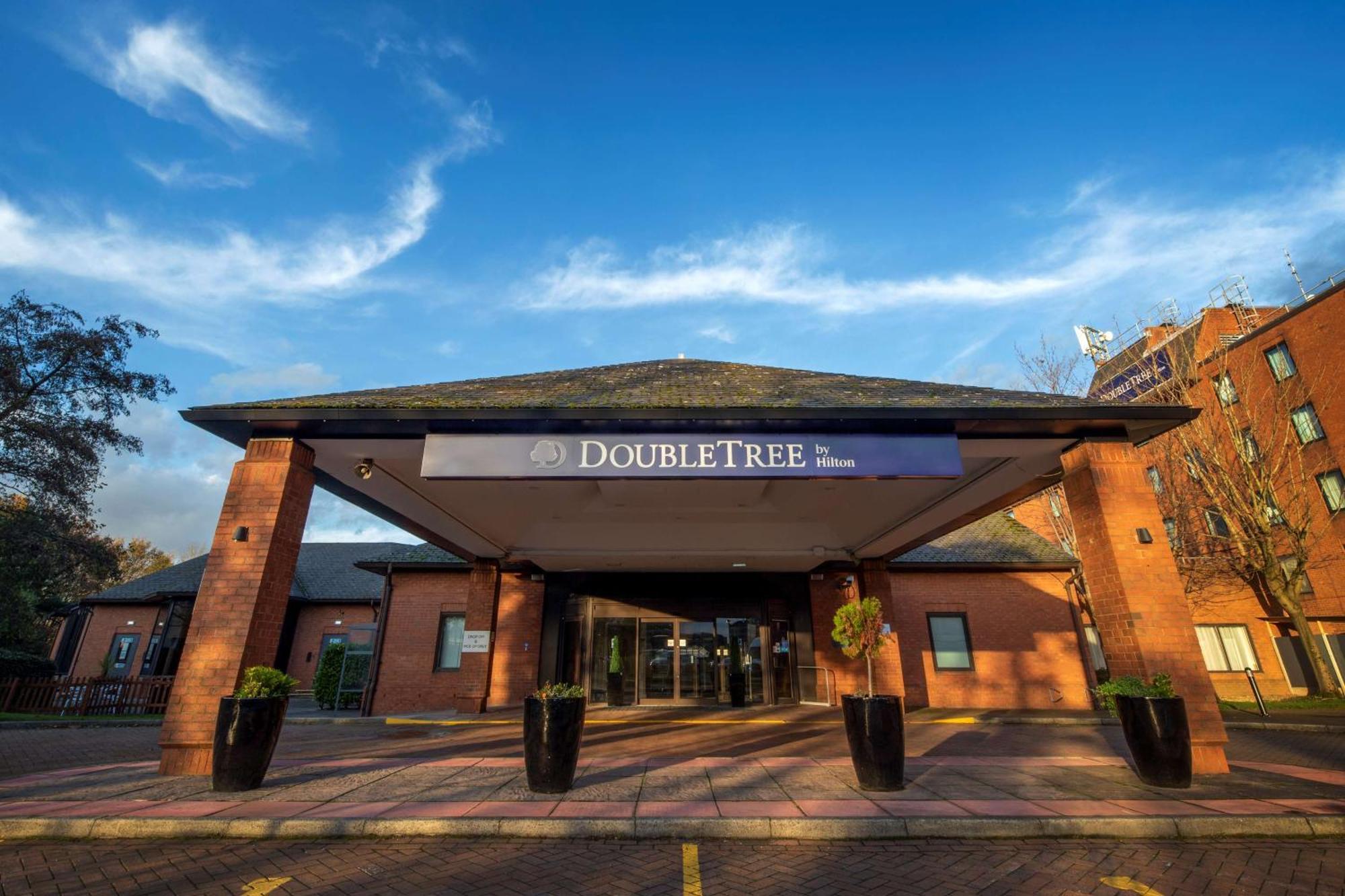 Doubletree By Hilton Manchester Airport Hale  Exterior photo
