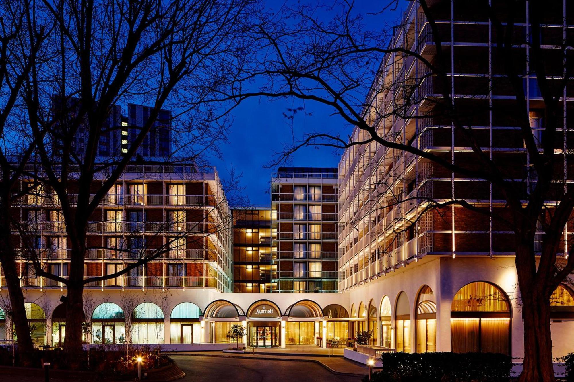 London Marriott Hotel Regents Park Exterior photo