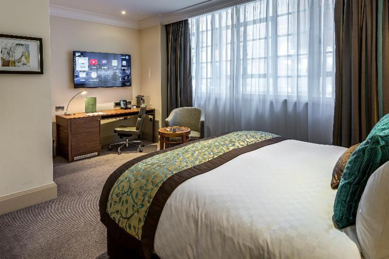 Thistle London Marble Arch Room photo