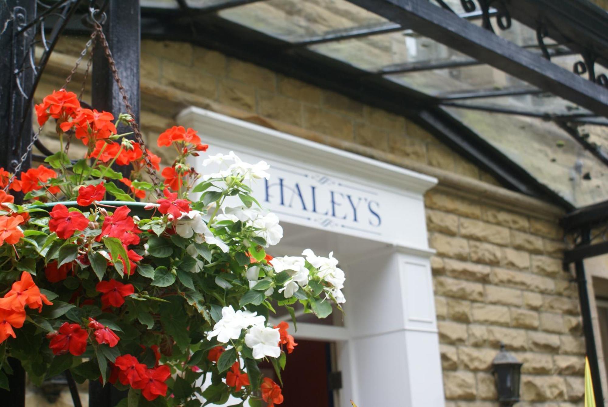 Haley'S Hotel Leeds  Exterior photo