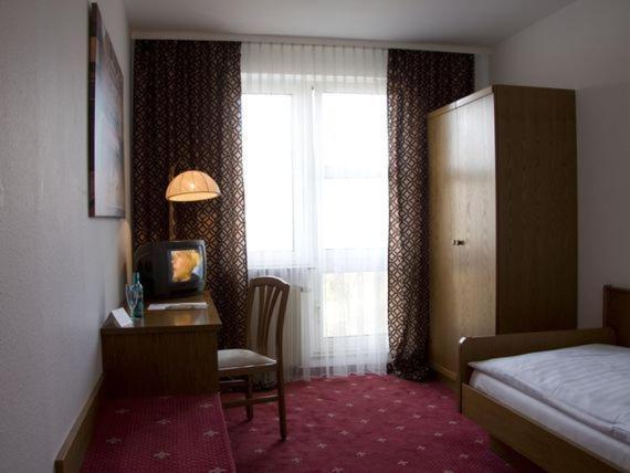Hotel Alina Wiesbaden Room photo