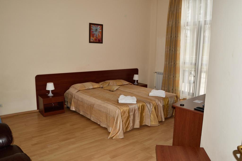 Persey Flora Apartments Borovets Room photo