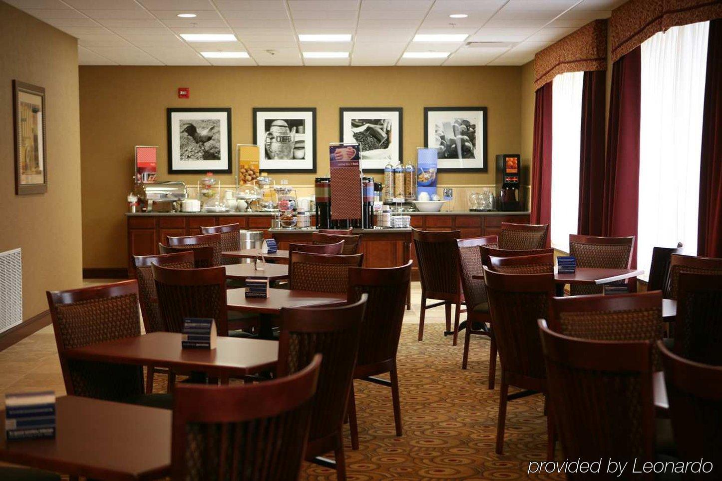 Hampton Inn Freeport Restaurant photo