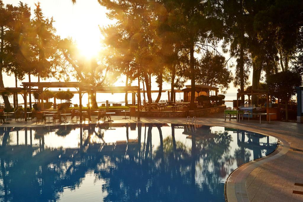 Sentido Palmet Beach Resort Kemer Exterior photo