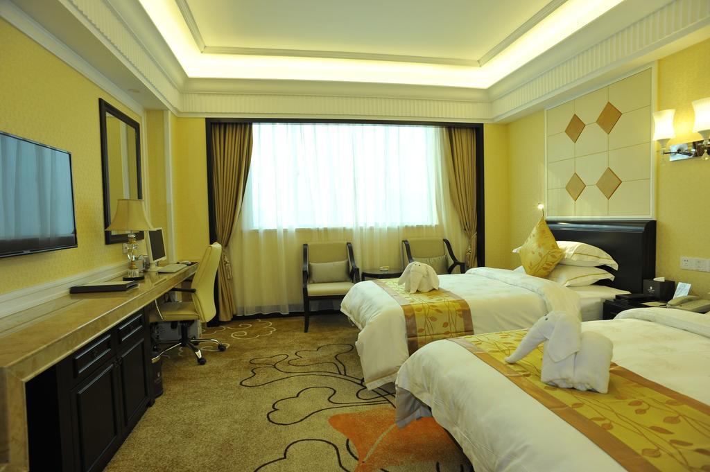 Sun City Hotel Haikou  Room photo