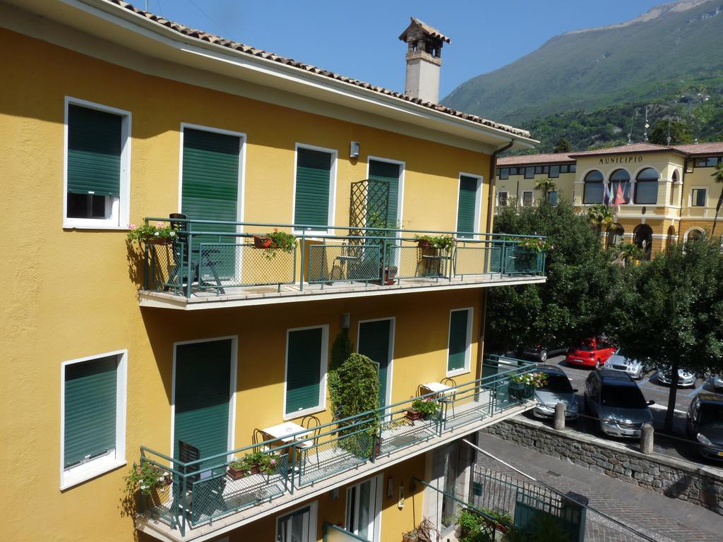 Hotel Alpino Malcesine Exterior photo