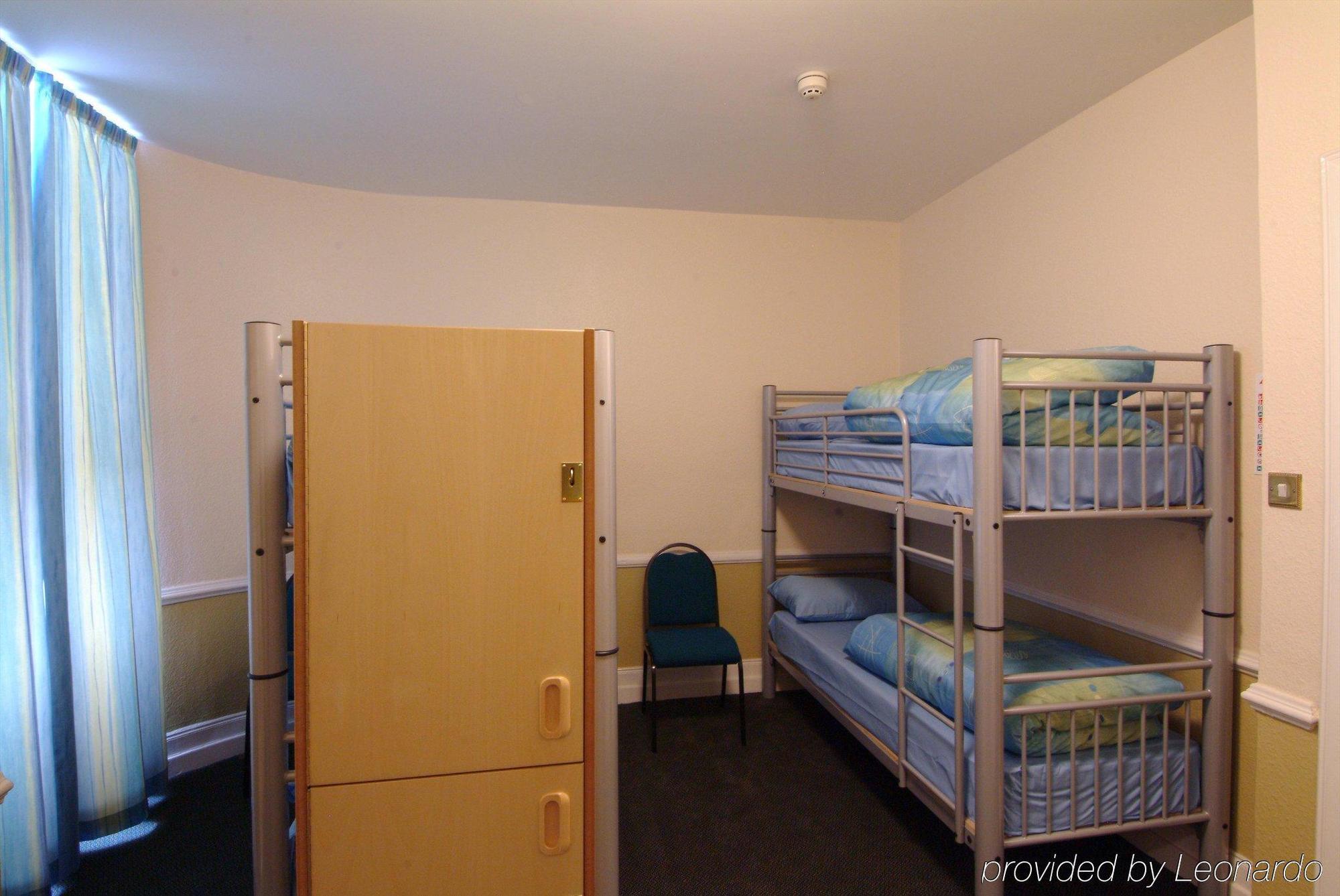 Glasgow Youth Hostel Room photo