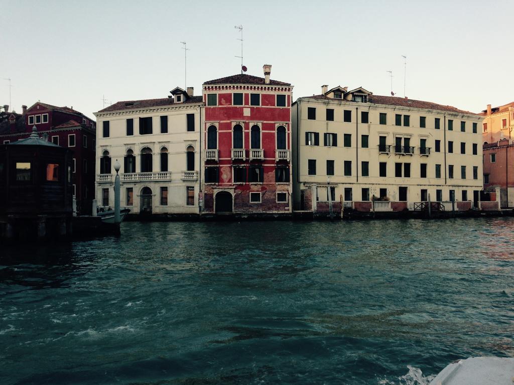 The Charm Suites Venice Exterior photo