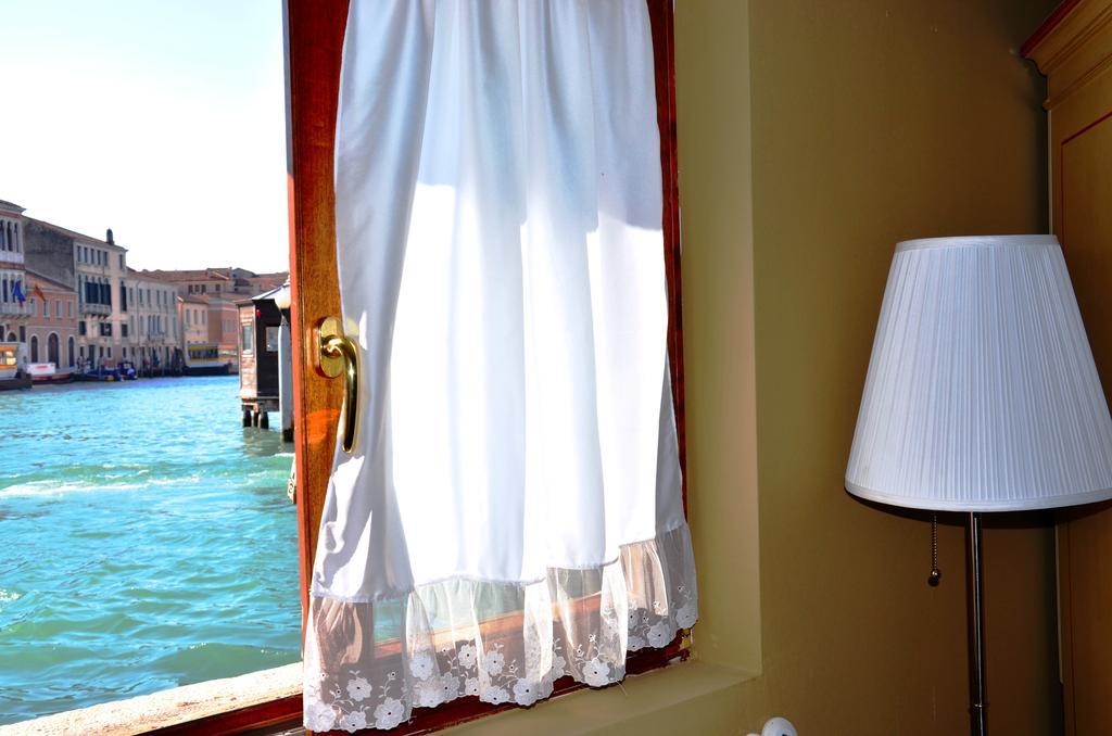 The Charm Suites Venice Room photo