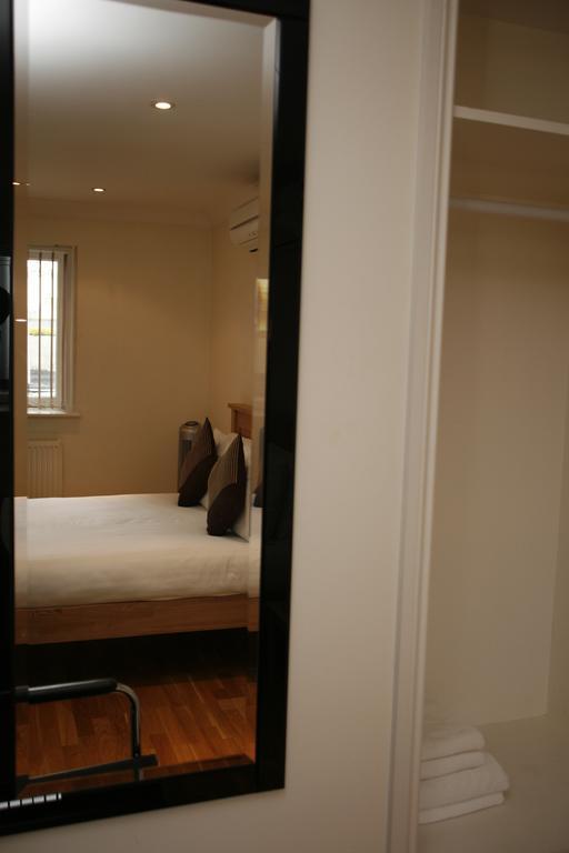 Topps - Brighton Room photo