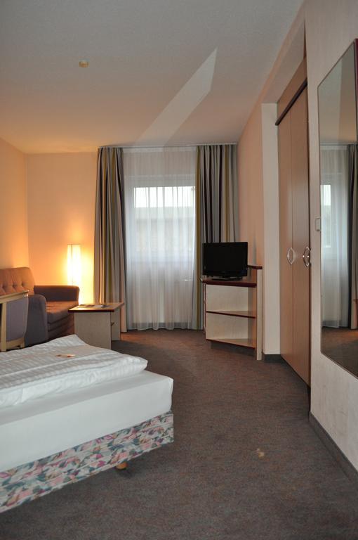 Halbersbacher Airport Hotel Frankfurt Moerfelden-Walldorf Room photo
