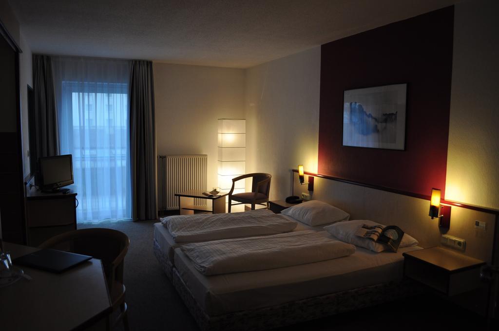 Halbersbacher Airport Hotel Frankfurt Moerfelden-Walldorf Room photo
