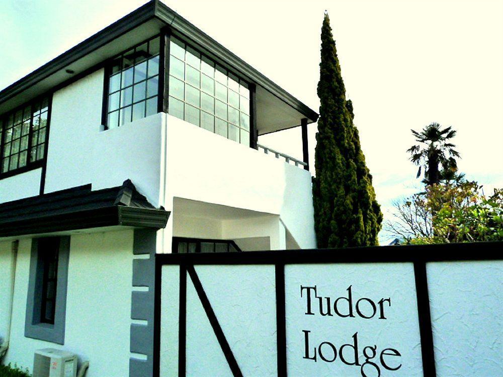 Tudor Lodge Motel Nelson Exterior photo