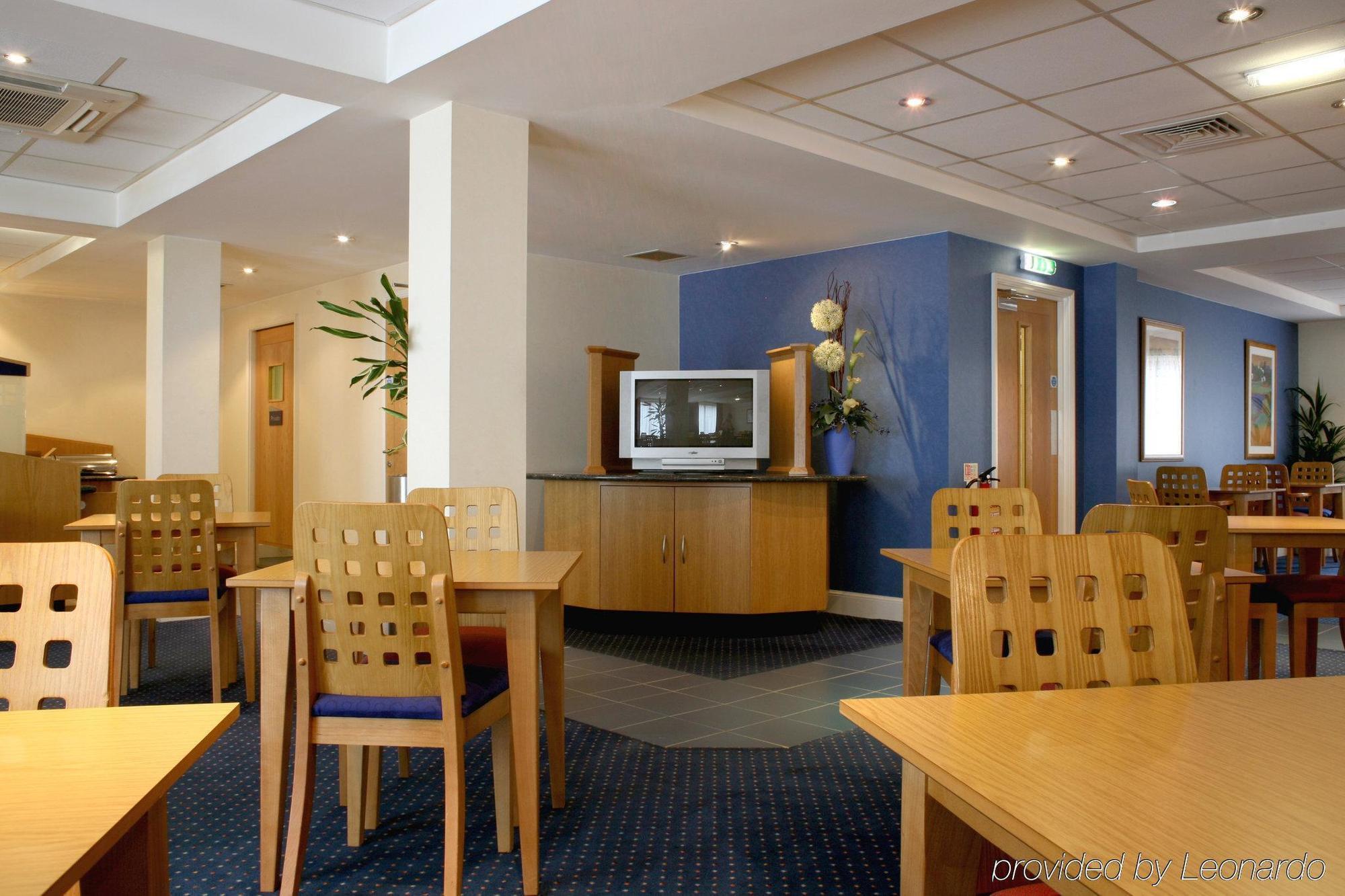 Holiday Inn Express Aberdeen City Centre, An Ihg Hotel Restaurant photo